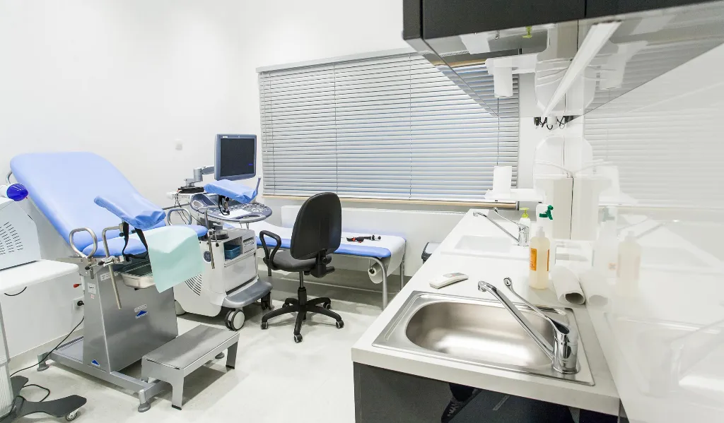 Gabinet ginekologiczny Medic House z aparatem USG GE Voluson E8